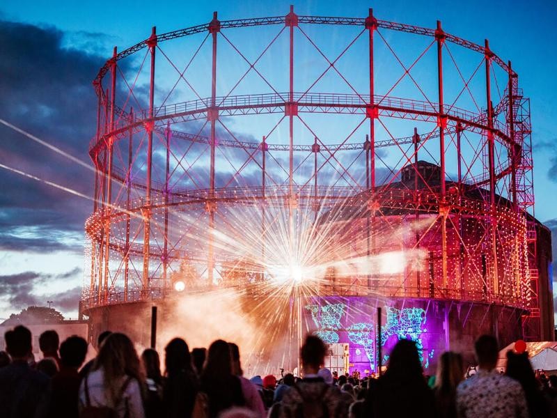 Weniger Natur, aber mehr Industriechic bekommen Musikfans im August beim "Flow Festival" in Helsinki.