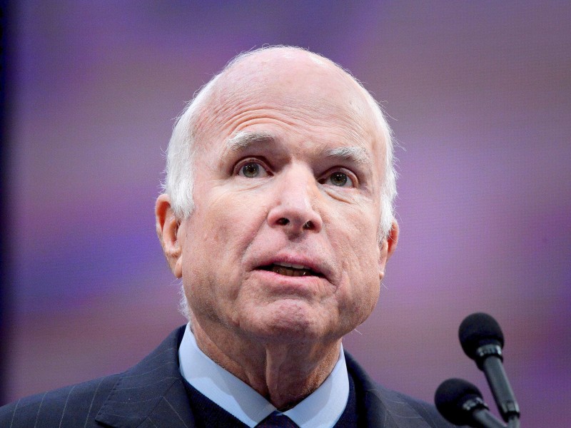 Der prominente US-Republikaner und führende Kritiker von US-Präsident Donald Trump, John McCain, ist tot. Der Senator starb am 25. August im Kreise seiner Familie. Er wurde 81 Jahre alt.