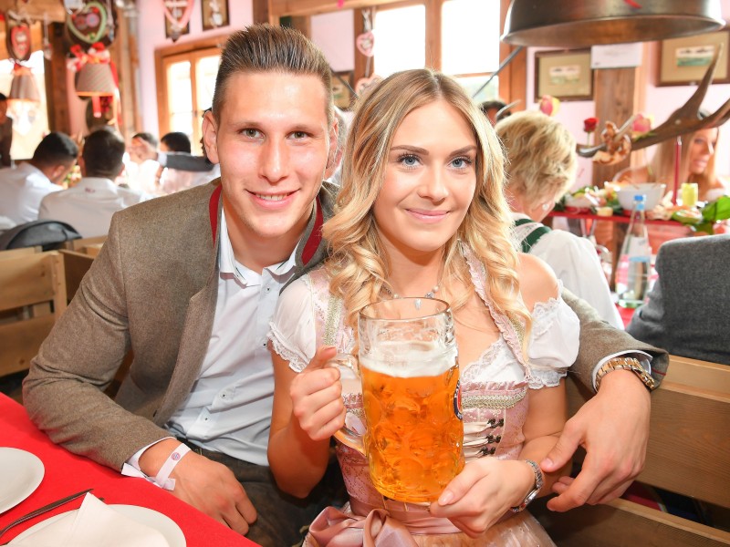 Melissa Halter ist die Freundin von Niklas Süle. Das Paar lebt im bayerischen Grünwald.