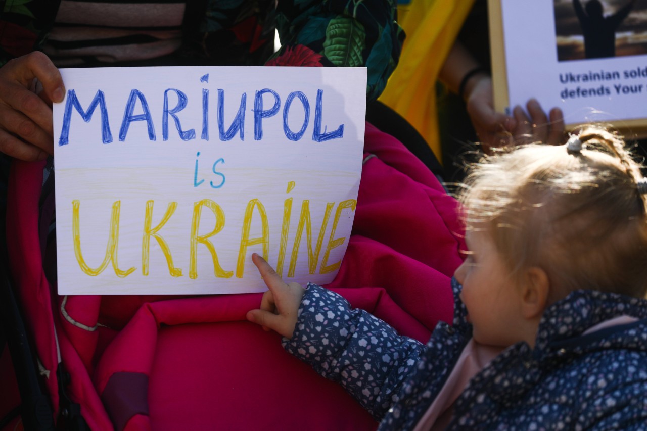 Mariupol ist seit Beginn des Krieges eingekesselt und wird von Putin bombardiert. (Symbolbild)