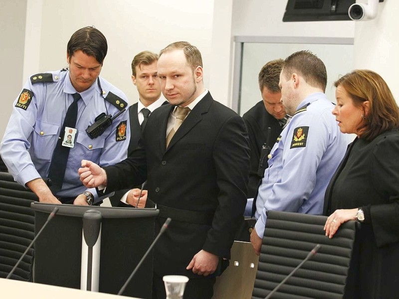 ...hält sich Breivik für unschuldig. Im Falle einer Verurteilung droht ihm die Höchststrafe von 21 Jahren Haft. Die..