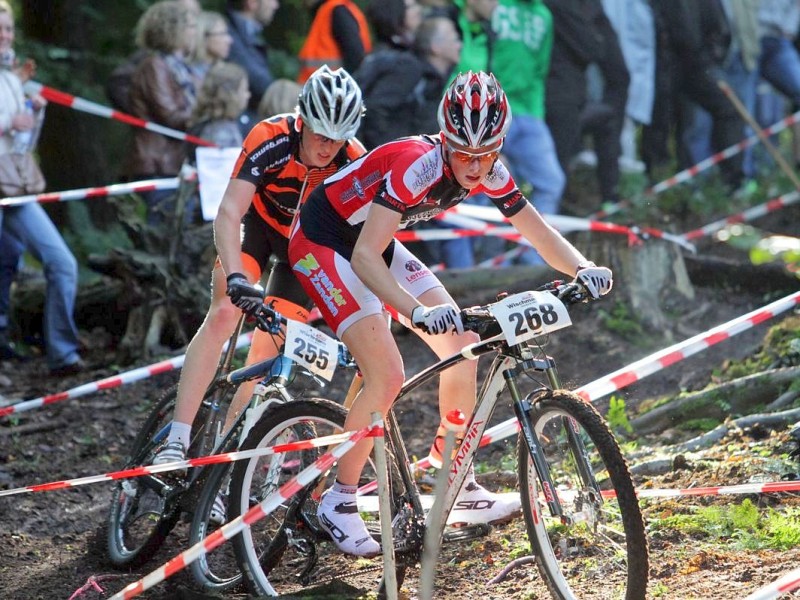 Mountainbike , Finale um den NRW Cup am 30.09.2012 in Haltern am Dachsberg. 268 Erjan Ten Hove ( MTB Team Wezep ) 255 Florian Kortüm ( Bergamont ) Foto: Gerhard Schypulla WAZ FotoPool