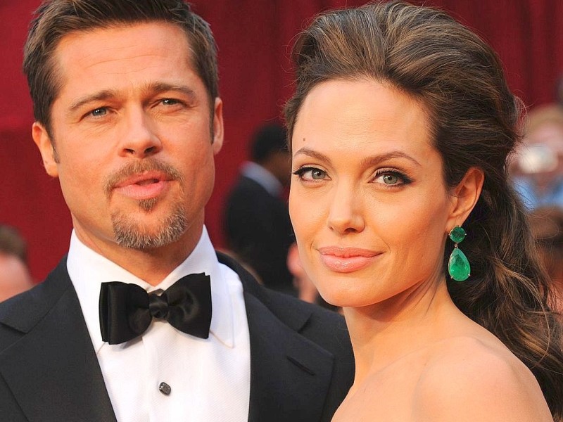 Bei den Dreharbeiten zum Film „ Mr. & Mrs. Smith“ lernte sie Brad Pitt kennen.