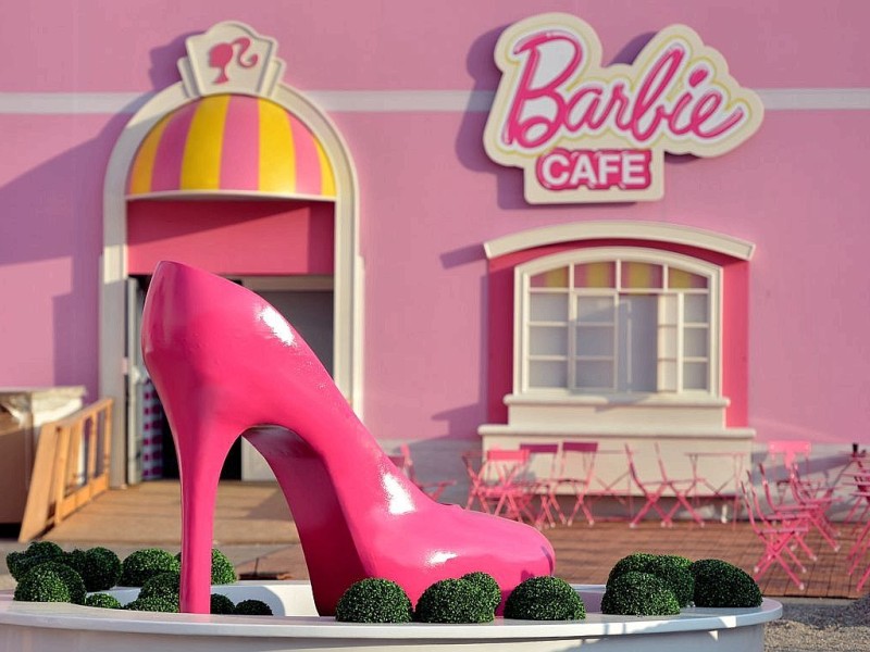 Auf rund 2500 Quadratmetern können sich Fans der Barbie-Puppe neue Einrichtungsideen holen, eigene Cupcakes kreieren und natürlich auch ...