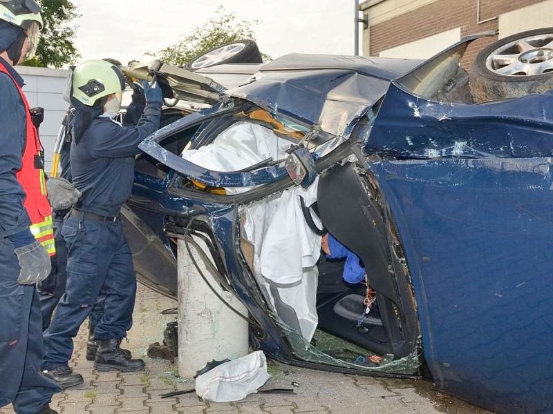 Innerhalb von einer Stunde nach dem Unfall sollte das Opfer im Krankenhaus sein, Die Feuerwehr spricht von der golden hour of shock, der goldenen Stunde des Schocks.
