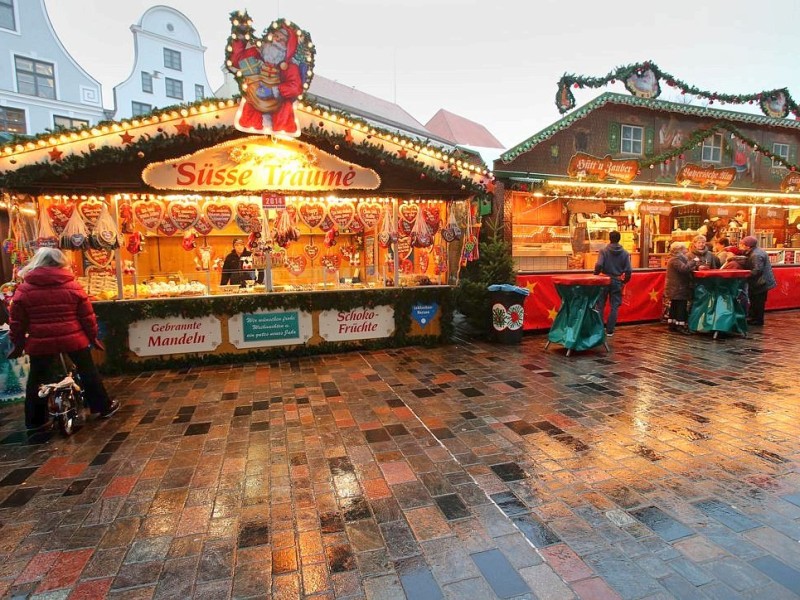 Weihnachtsmärkte in Hamburg, Kiel und Lübeck bleiben geschlossen.In Schleswig-Holstein und Hamburg stehen die Feuerwehren ...