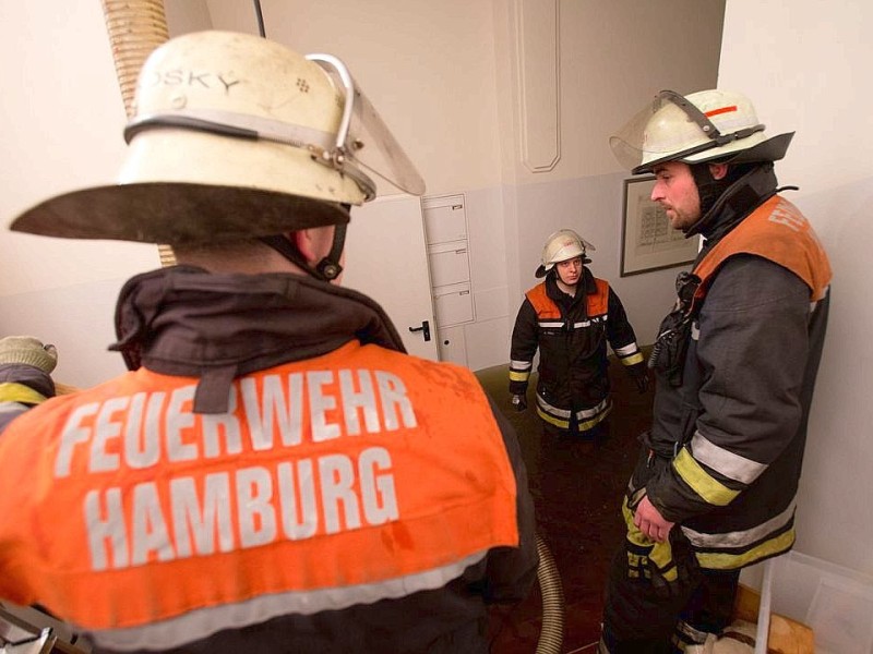 Hochwasser in Hamburg: Die Feuerwehr rückte zu Hunderten Einsätzen aus.