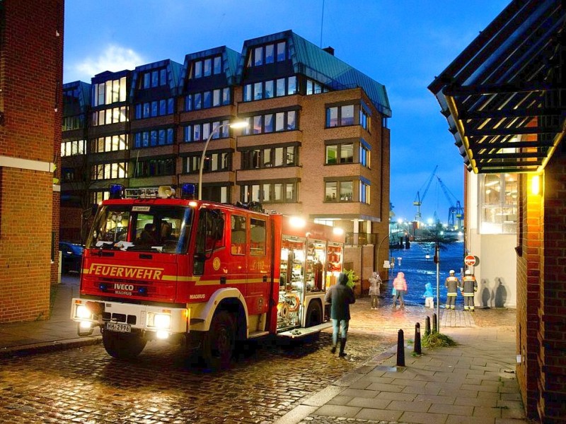 Hochwasser in Hamburg: Die Feuerwehr rückte zu Hunderten Einsätzen aus.