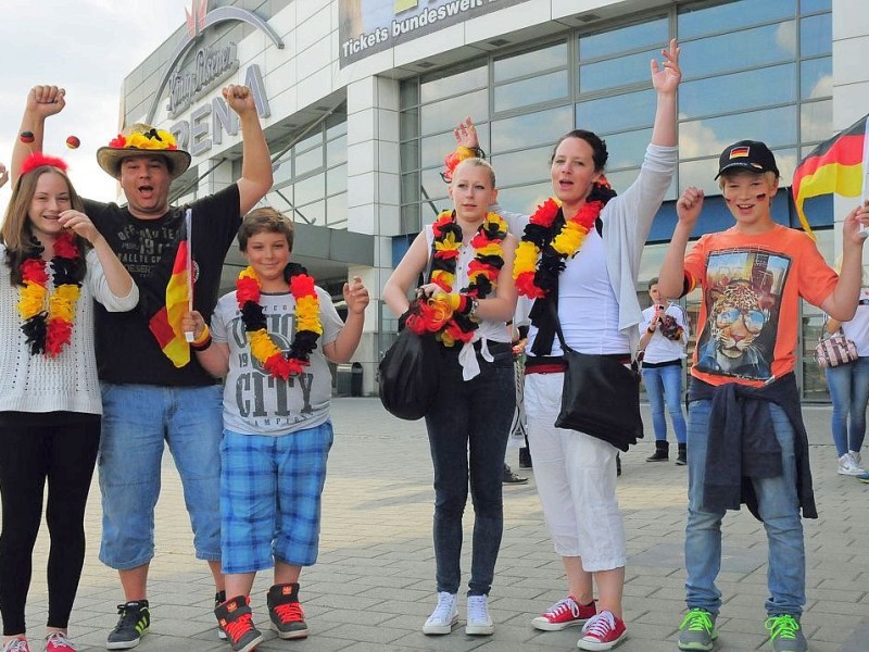 Public Viewing in der Oberhausen Arena.