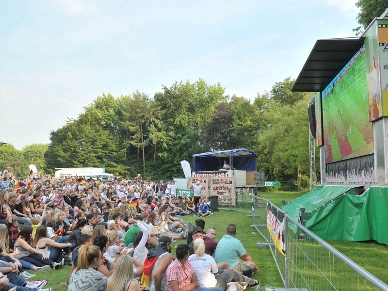 Public Viewing im Enni Sportpark.