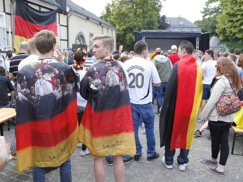 Das Public Viewing Vorburg Fussball WM Brasilien Deutschland gegen USA  in Velbert Neviges  am Donnerstag 26.06.2014  Bild : Detlev Kreimeier / WAZ FotoPool