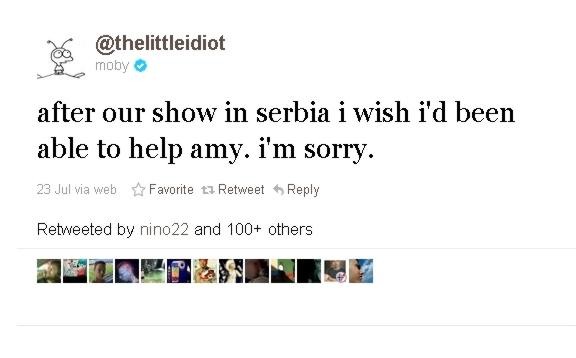 ...auf Twitter: „Nach unserem Konzert in Serbien habe ich mir gewünscht, ich hätte Amy helfen können. Es tut mir leid.“