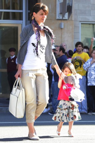 ...ist Hollywoods jüngste Trendsetterin. So geht Suri Cruise mit ihren fünf Jahren nur selten ohne Absatzschuhe aus dem Haus. Die nächste Blondine...