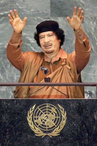 Libyens Ex-Diktator Muammar al Gaddafi stirbt am 20. Oktober unter ungeklärten Umständen bei einem Kreuzfeuer zwischen seinen Anhängern und Rebellen.