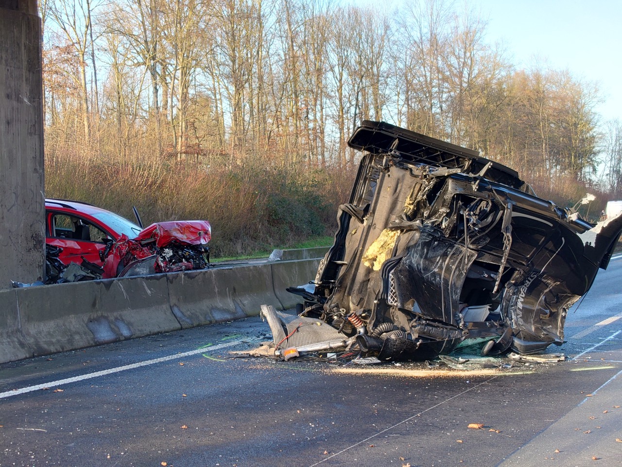 Ein LKW sorgt auf der A1 für Verkehrschaos – Zwei Verletzte Ein LKW sorgt auf der A1 für Verkehrschaos – Zwei Verletzte