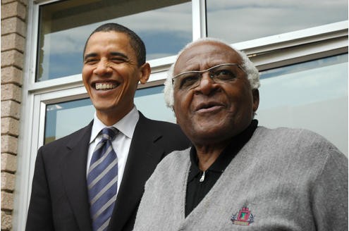...Nobelpreissieger unter sich: Barack Obama und Erzbischof Desmond Tutu.
