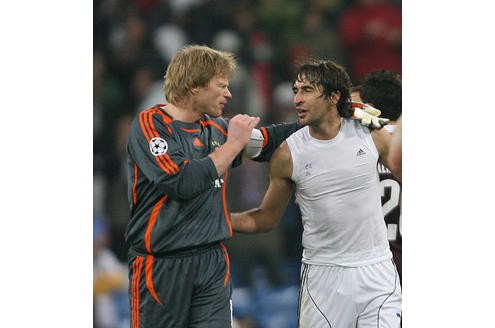 Sie kennen sich aus der Champions League. Am 15. Spieltag traf Raúl auf Kahns ehemalige Bayernkollegen - beim Topspiel Schalke gegen Bayern.