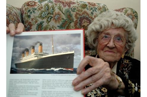 Augenzeugin des Untergangs: Millvina Dean überlebte den Untergang der Titanic,...  