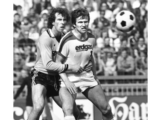 M.-Gladbach gegen Borussia Dortmund 12:0 Amand Theis BVB bekam Jupp Heynkes garnicht in den Griff. Jupp schoß 5 Tore. 29.4.1978 Foto Bodo GOEKE