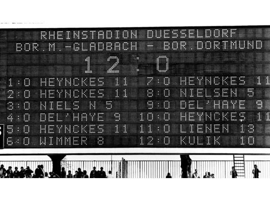 M.-Gladbach gegen Borussia Dortmund 12:0 Die Anzeigentafel sagt alles. 29.4.1978 Foto Bodo GOEKE
