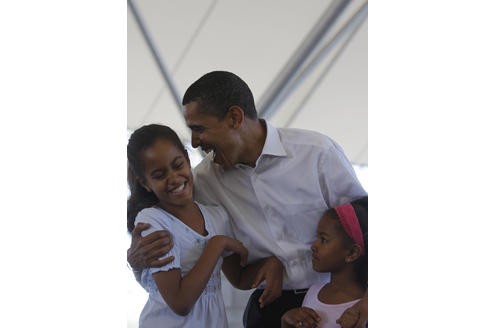 Viel Zeit für die Familie bleibt als Präsident nicht: Obama mit seinen Töchtern.
