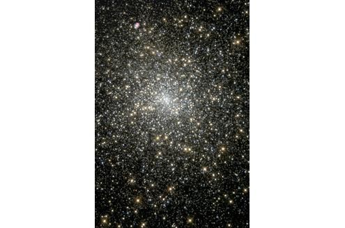 Ein sterbender Stern im Sternenhaufen M15.
Bild: Nasa