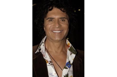 An diesem Lächeln verrutscht nichts: Das Gesicht des Sängers Costa Cordalis soll mit Eigenfett neu geformt worden sein.