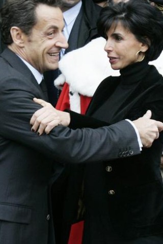 Ihr steiler Aufstieg zur Justizministerin zählt zu den spektakulärsten Karrieren der Republik: Rachida Dati 2009 mit Präsident Sarkozy. (Foto: rtr)