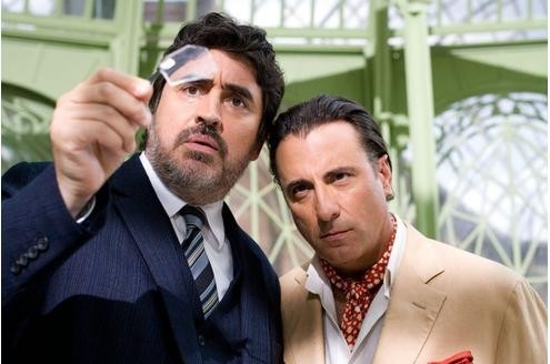 Spurensuche unter Kollegen: Pepperidge (Alfred Molina) und Vicenzo (Andy Garcia) am Tatort. © Sony Pictures