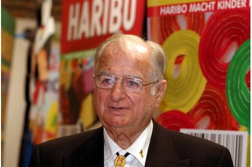 Der Slogan ist bekannt: Haribo macht Kinder froh und Erwachsene ebenso. Gegründet wurde der Süßwarenhersteller 1920 von Hans Riegel in Bonn, heute leitet sein Sohn das Unternehmen.