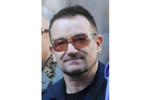 Als Bono von U2 ist er bekannt geworden. Kaum einer weiß, dass der Sänger eigentlich Paul Hewson heißt. Künstlernamen sind weit verbreitet - aber wissen Sie, wie die Prominenten wirklich heißen?