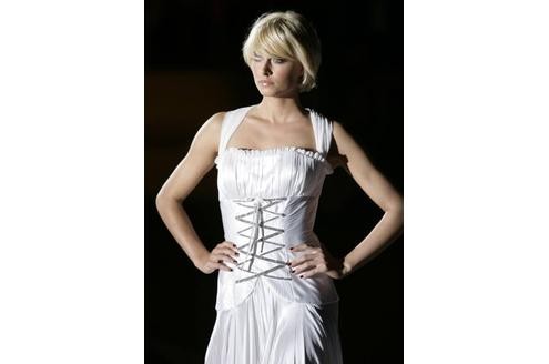 Lena läuft 2007 in Monte Carlo für die Designerin Isabelle Kristensen und ...