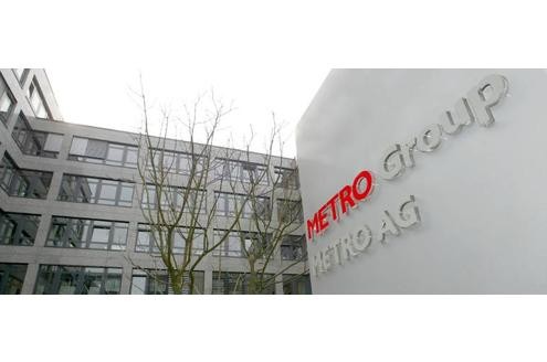 Das Düsseldorfer Handelshaus Metro (Kaufhof, Media Markt, Saturn) setzte 2008 rund 68 Milliarden Euro um - und belegt damit Platz 6 in Deutschland. (Weltrangliste Platz 50).