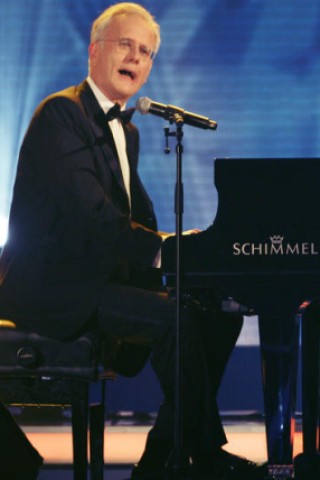 Auch Harald Schmidt, hier im November 2007 bei der Bambi-Verleihung, spielte am Flügel der Firma Schimmel. (Foto: AP)
