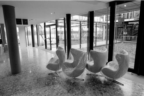 Neue Sessel bekommt der Bonner Bundestag im Jahr 1992.
