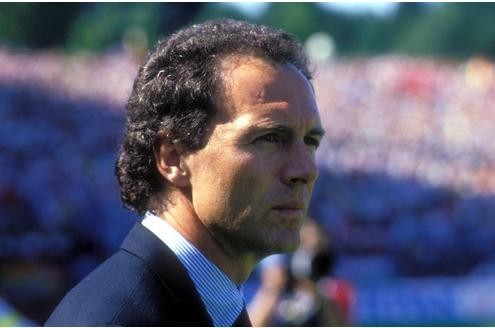 Im Halbfinale verfinstert sich aber die Miene Beckenbauers. Gegen den späteren Europameister Niederlande ist mit 1:2 Endstation.