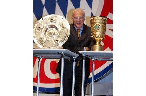 Das Double: Die Bayern gewinnen 2005 und 2006 sowohl die Meisterschaft als auch den Pokal.