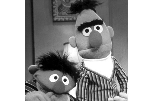 In Schwarz-Weiß und mit Ernie und Bert fing alles an. Vierzig Jahre alt ist die Sesamstraße mittlerweile. Hier ein Bild von 1973. © NDR/Sesam Workshop