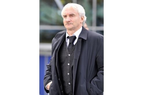Der Sportdirektor des Fussball-Bundesligisten Bayer 04 Leverkusen, Rudi Völler, nach der Trauerfeier.