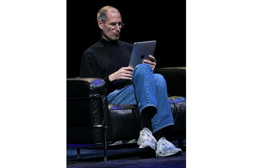 Anfang 2010 kam zudem das iPad auf den Markt, das die Entwicklung der Tablet-PC entscheidend prägte.