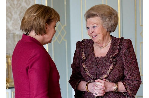 Auch wenn sie politisch nicht viel zu sagen haben, an den Spitzen der europäischen Königshäuser stehen viele mächtige Frauen. In den Niederlanden herrscht Königin Beatrix.