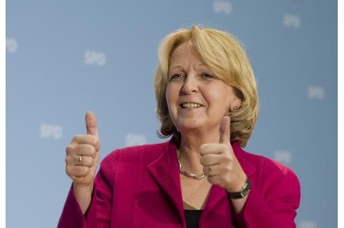 Hannelore Kraft wird eine Minderheitsregierung von SPD und Grünen anführen. Sie ist die erste Ministerpräsidentin in Nordrhein-Westfalen. Dass Frauen hohe politische Ämter tragen, gehört immer noch zur Ausnahme.