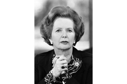 Ihre Landsfrau Margaret Thatcher war von 1979 bis 1990 Premierministerin des Vereinigten Königreichs. Bezeichnend ihr Spitzname: Iron Lady, Eiserne Lady.