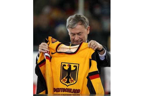 Horst Köhler besucht die Eishockey-Weltmeisterschaft in Köln.