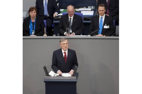 Vor gut einem Jahr, am 23. Mai 2009, wird Köhler als Bundespräsident wiedergewählt. Seine unterlegene Gegenkandidatin: erneut Gesine Schwan.