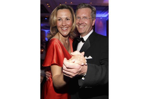Ähnlich stilsicher bewegen sich Bundespräsident Christian Wulff und seine Frau Bettina...