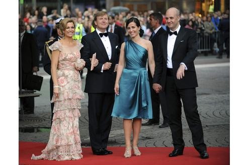 ...und im Gefolge Kronprinzessin Maxima mit Kronprinz Willem-Alexander (li). Daneben Filippa Reinfeldt, Ehefrau des schwedischen Premierministers Frederik Reinfeldt.