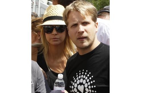 ... Fernsehmoderator Oliver Pocher, der sich mit Ehefrau Sandy auf dem Loveparade-Gelände befand. Zufrieden ...