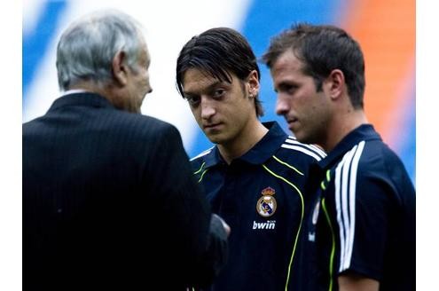 Der Wechsel von Mesut Özil zu Madrid gehörte zu den spektakulärsten Wechseln in Europa. Der Nationalspieler im Real-Dress.