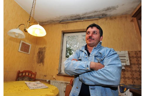 In der Wohnung am Eppmannweg 96 von Mieter Ismail Bulazar (40, Schweisser) hat sich in der Küche Schimmel gebildet.